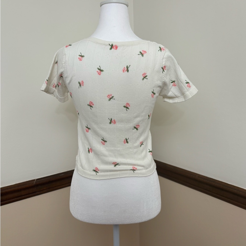 Floral Button-Up Top - Picture 4 of 4